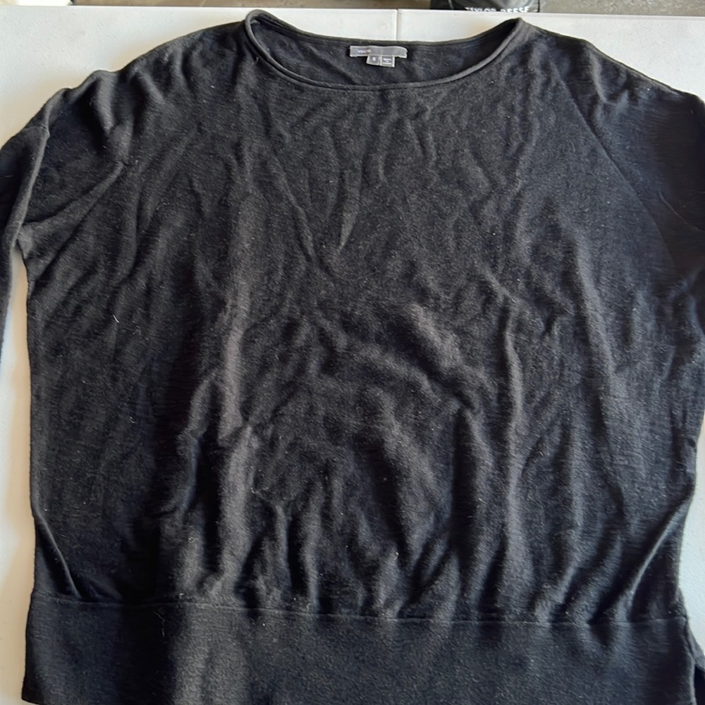 VINCE  summer sweater - black size large - very light